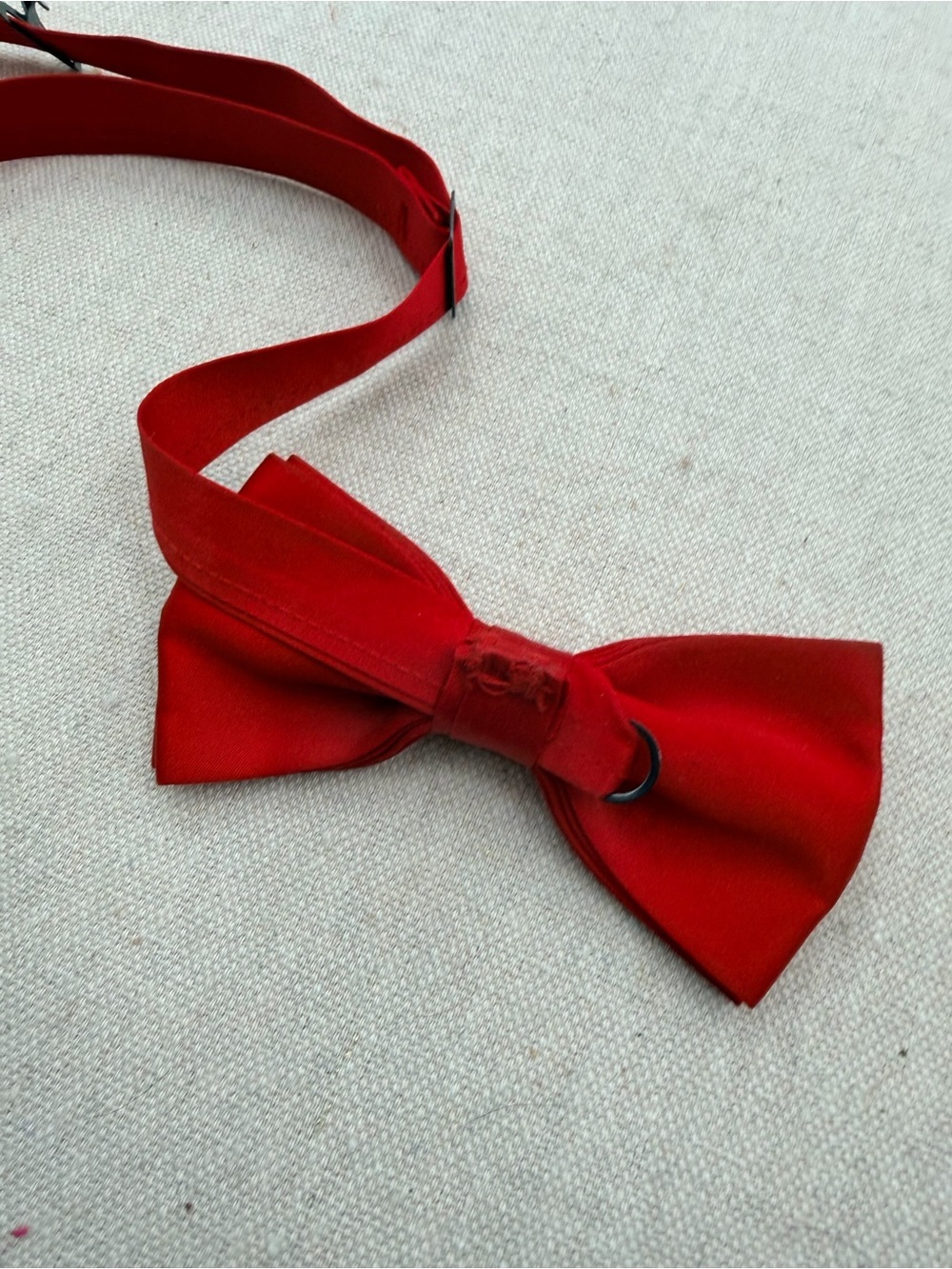 Classic Red Pre-Tied Bow Tie for Men